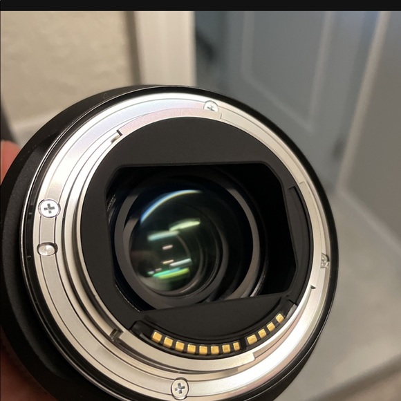 Canon EOS RP Full Frame Camera with lens - Picture 8 of 9